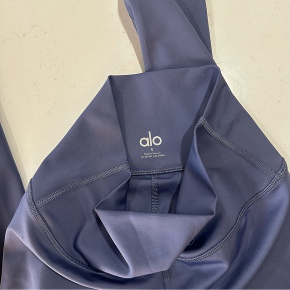 ALO Yoga Airbrush Leggings - Size S - Picture 9 of 10